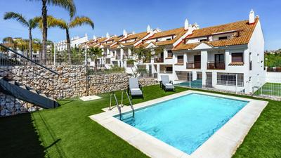 Stunning private pool townhouse Ref 195