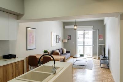 Modern Pangrati Flat!