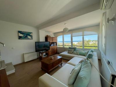 Adosado en urbanización con piscina y magnificas vistas a Denia