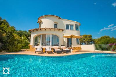Villa Begonia by Abahana Villas