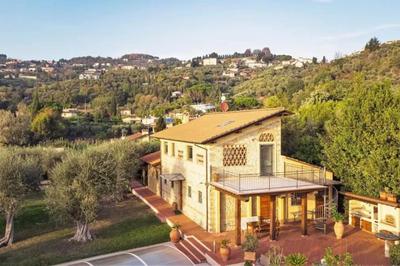 Villa Uliveta by Nicola Real Estate