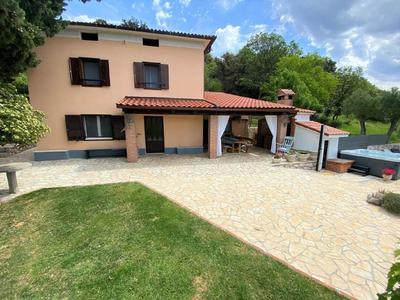 Tolles Ferienhaus In Supetarska Draga Mit Garten