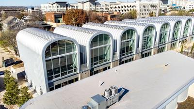 Walk to Magnolia District - Above Dining and Shops