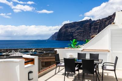 OCEAN PANORAMA - 3 AC bedrooms, private garage, pool, 2 bathrooms, tv channels