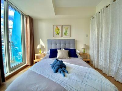 Azure Beach View Chic & Private, Near Airport