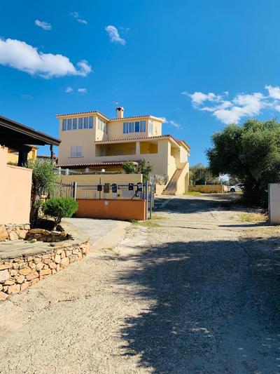 6 minuti dal mare, La maison en bleu
