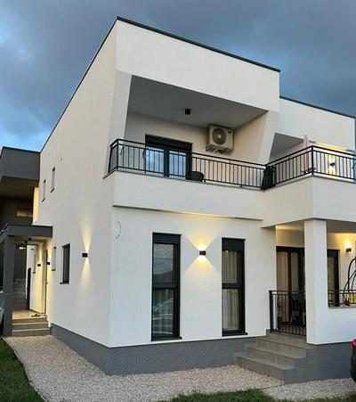 Lana apartmani