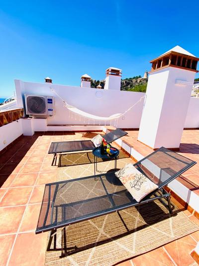 Ático -Penthouse Jardines de Adnania en Marina del Este con vistas al mar