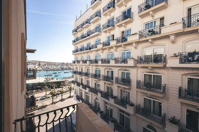 The Strand view apartment