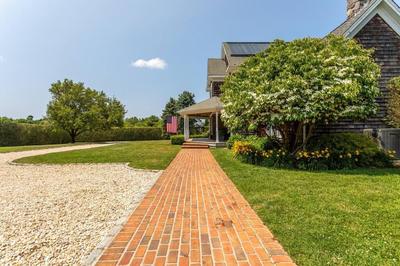 Stunning Farmhouse with Heated pool in NoFo by winery