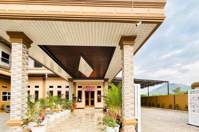 RedDoorz @ Gunari Guest House Merek Karo