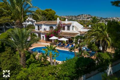 Villa Cogoll by Abahana Villas