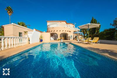 Villa Colibri by Abahana Villas
