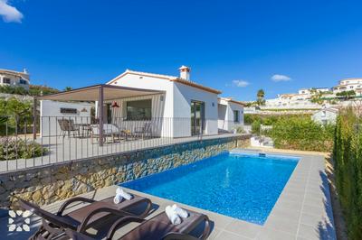 Villa Dalia by Abahana Villas
