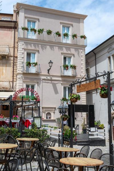 La Divina - free parking -