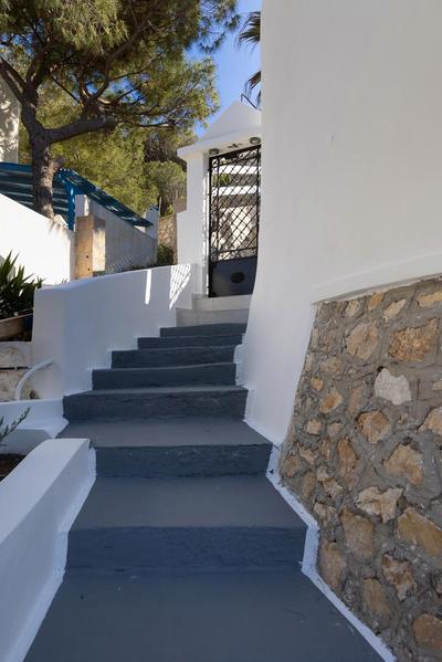 Restia Seaside Apartment I, 50m from Megas Gialos Beach