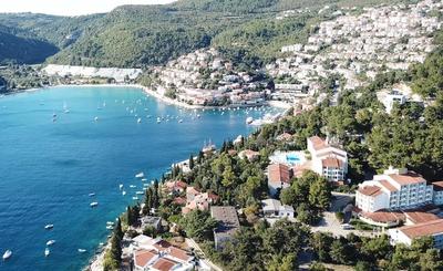 Apartment Nevera, Sea View and private parking