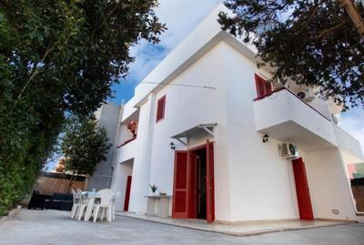 Villa Casaluce con giardino a 5 minuti dalle spiagge