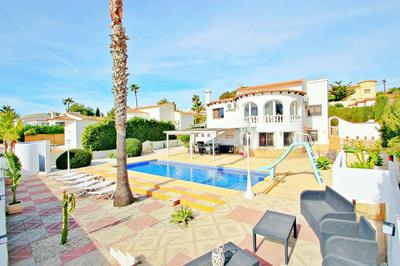 Aaron - holiday home with stunning views and private pool in Calpe