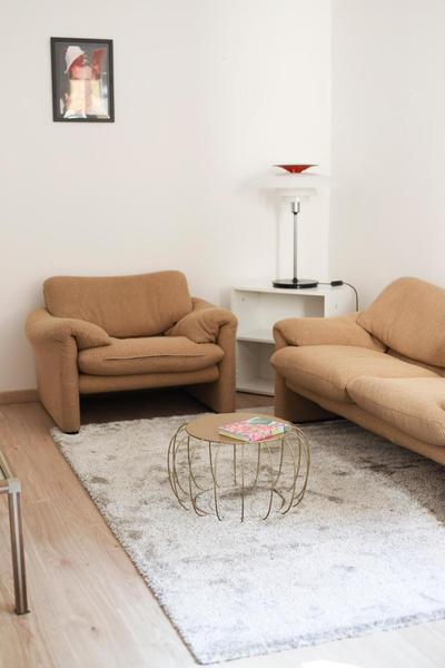 Urban corner house