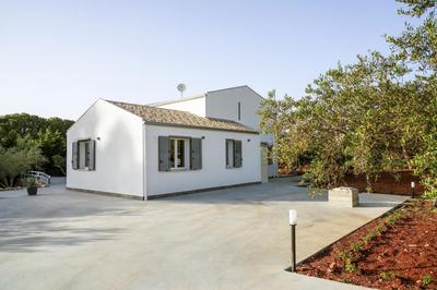 Luxury Villa La Perla - Castellammare del golfo with Pool, Garden and Parking