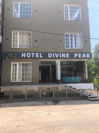 Hotel Divine Peak