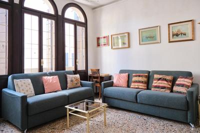 Lustraferi Apartment