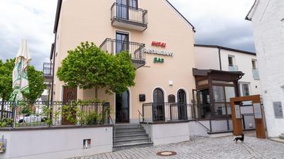 Luna Sleeping Buttenwiesen