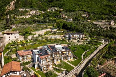 Residence Dany appartamenti con cucina vista lago piscina e parcheggio