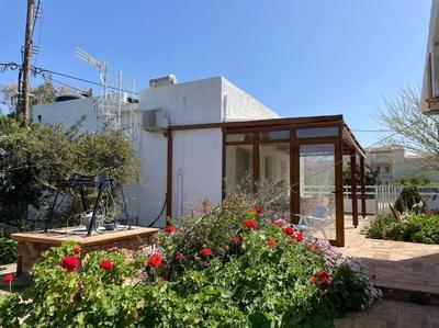 Cottage House In Komi Beach