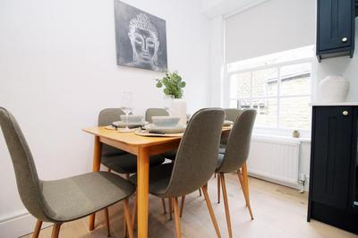 Heart of Bath: Kingsmead Apartment