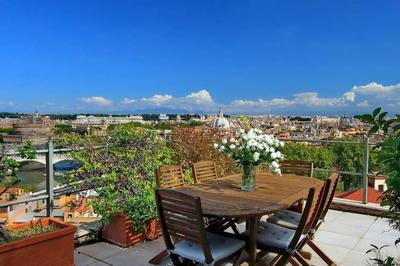 Sant'Onofrio Terrace Apartment