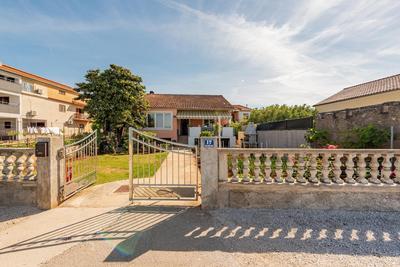 Holiday House Anica