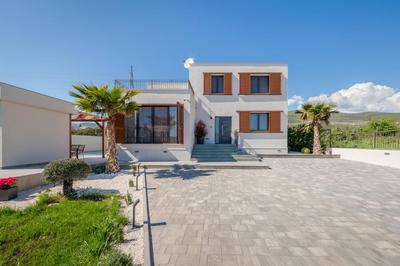 Villa Modea with Heated Pool