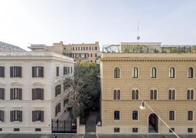 Bright Vatican Apartment