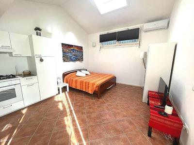 Comodo Monolocale zona centro