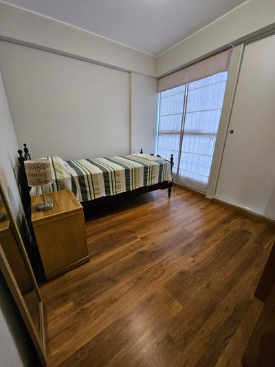 Habitación individual con baño independiente, servicios y cochera