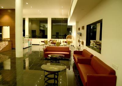One Earth Santu Eco Resort
