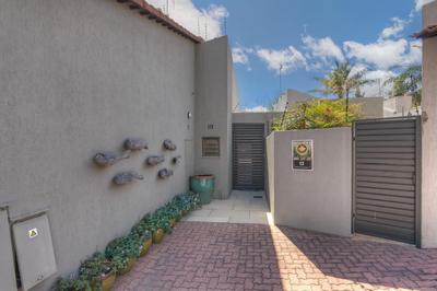 13 Sandown Valley, Sandton