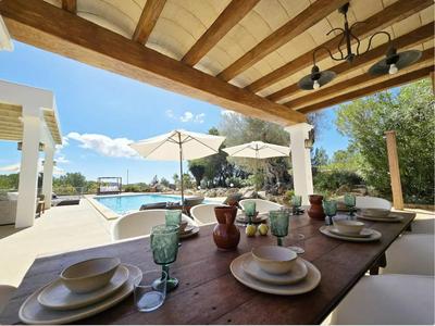 Stylish 4BR Ibiza Villa with Private Pool - Walk to UNVRS and Amnesia
