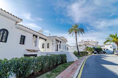 AB4 - Lovely holiday home walking distance beach