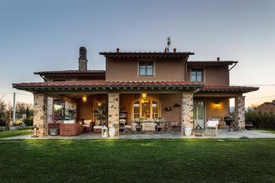 Villa Otto Luxury Tuscan Farmhouse with Pool