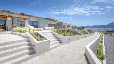 Solus Suites Milos