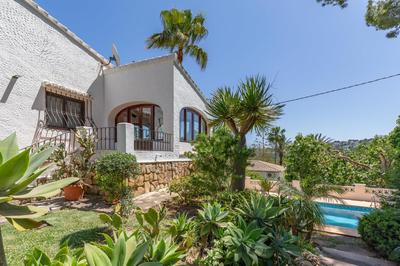 Villa Maria by Aguilarent
