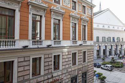 Elegant Studio in the City Center by Wonderful Italy