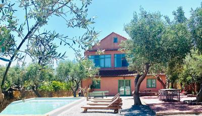 Joyanna Villa Pool, Sea View & Olive Grove Serenity in Mani