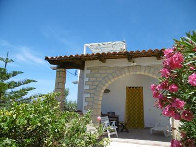 Ferienhaus in Partinico mit Grill, Terrasse und Garten