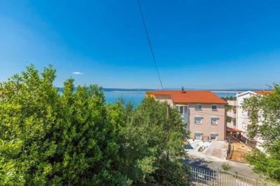 Appartement in Dramalj mit Möbliertem Balkon