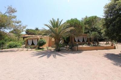 Nette Wohnung in Costa Paradiso mit Grill und Terrasse