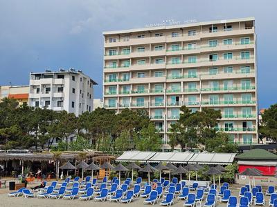Blue Studio, Modern & Beachfront - by BETA Premium